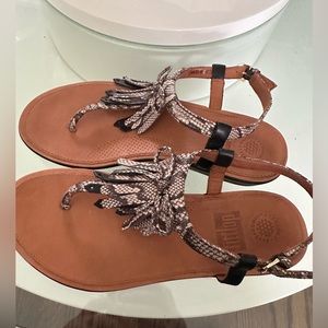 Brand new comfortable fitflop sandals size 7